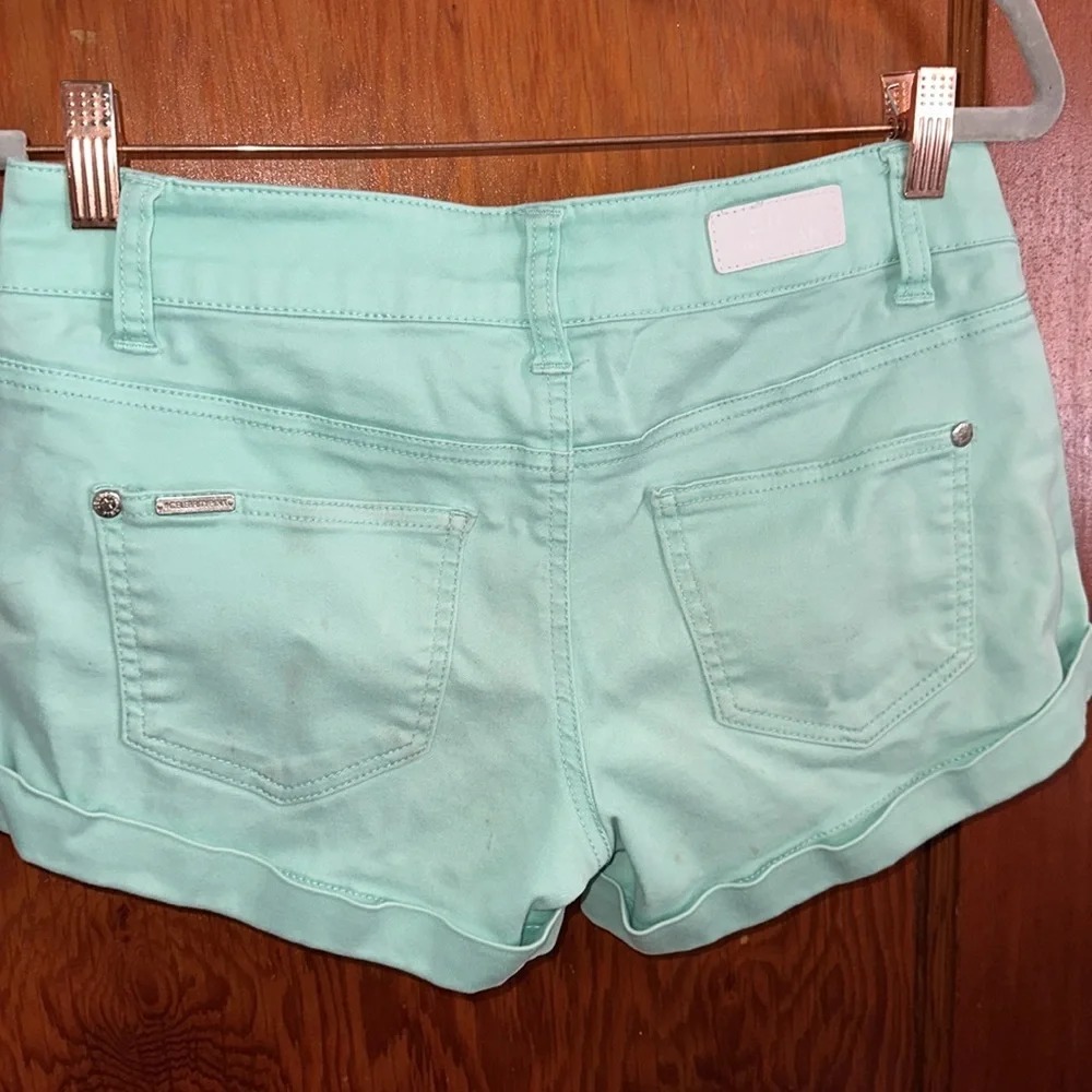 CELEBRITY PINK•JEANS Junior Size 7 Super Short Shorts in Spring Green